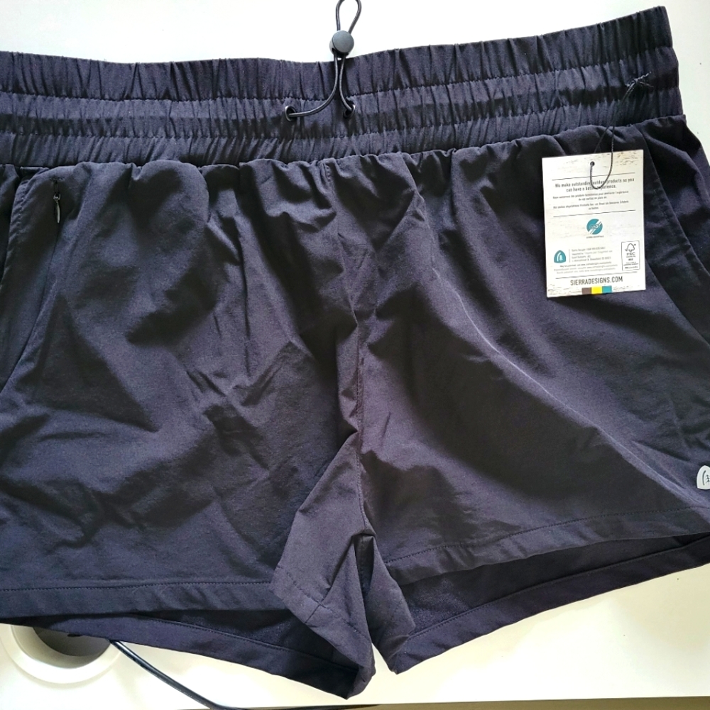 NWT. Sierra design black shorts